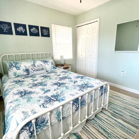 Beach Bungalow In Downtown Cocoa Beach Villa Exterior foto