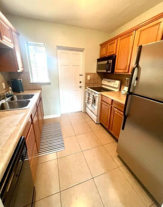 Beach Bungalow In Downtown Cocoa Beach Villa Exterior foto