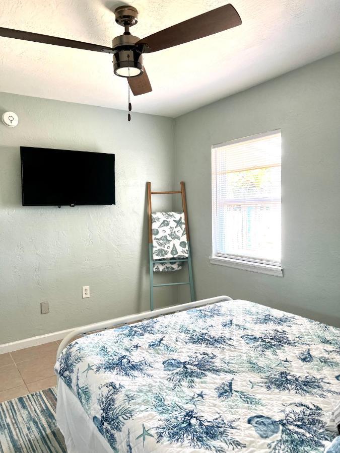 Beach Bungalow In Downtown Cocoa Beach Villa Exterior foto